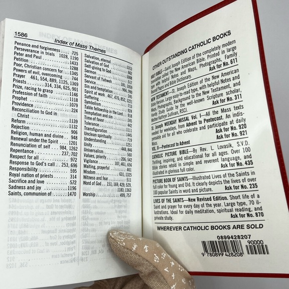 Saint Joseph Sunday Missal Red and Gold - Picture 14 of 14